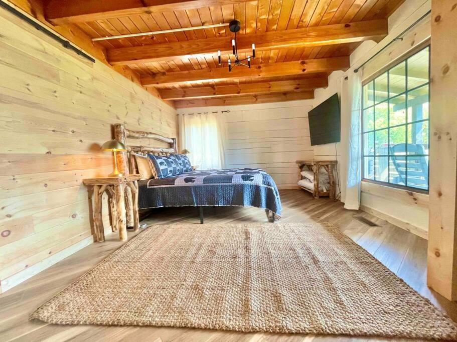 Modern Lake Side Nest• Hotub Fenced Yard King Beds Sevierville Buitenkant foto
